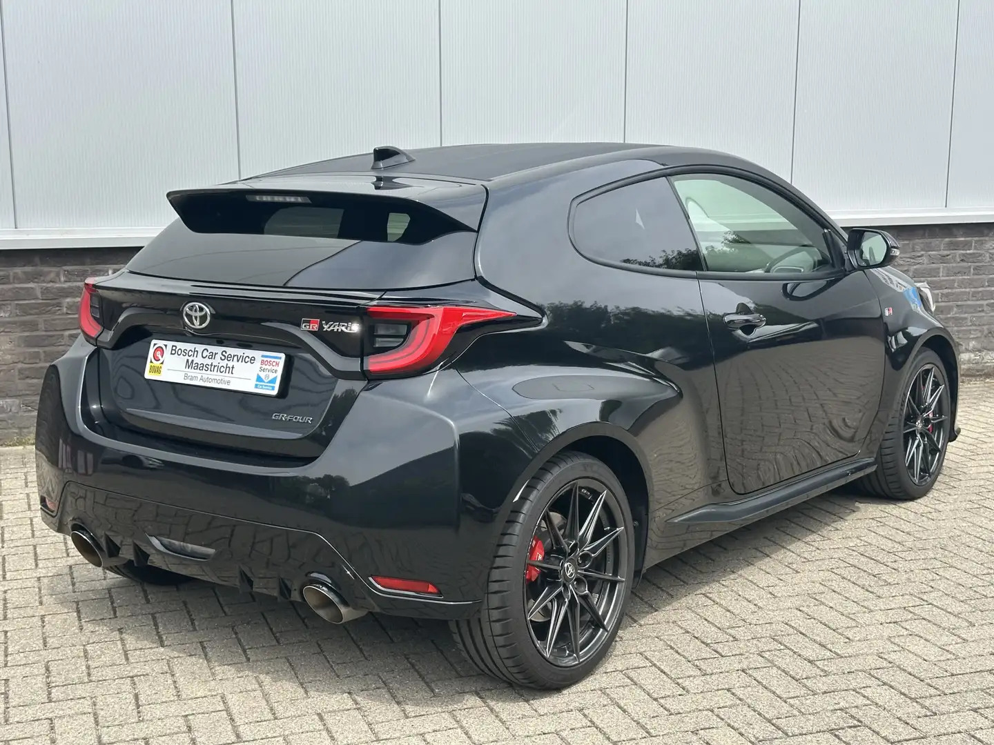 Toyota Yaris 1.6 GR Performance | Nieuwstaat | Carplay | Camera Zwart - 2