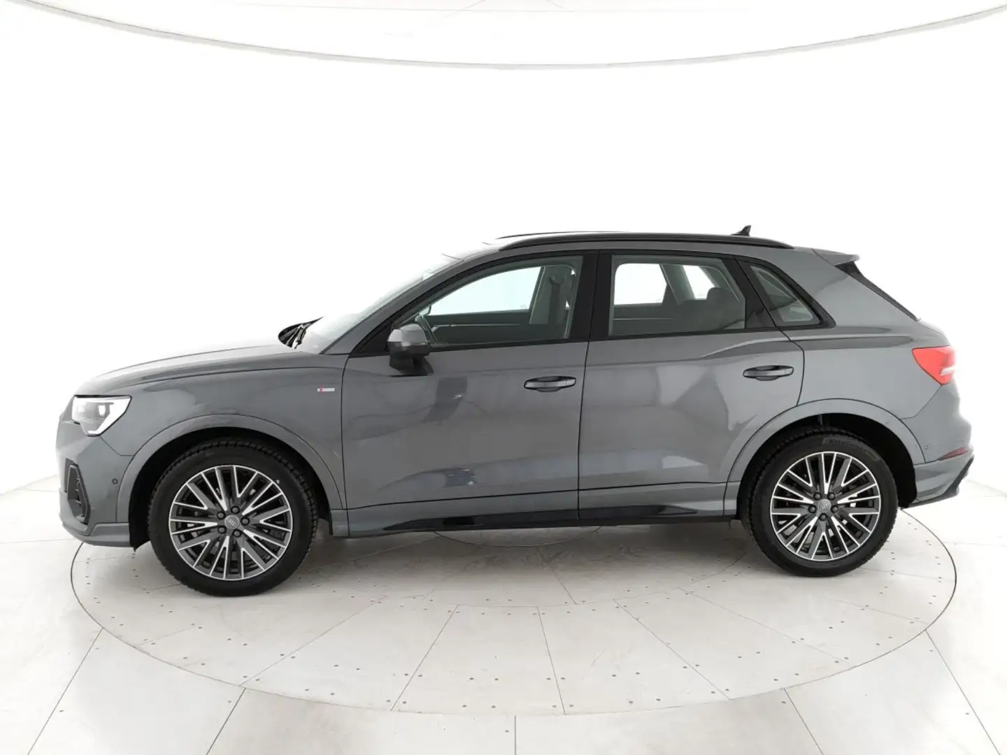 Audi Q3 35 2.0 tdi S line edition s-tronic Grigio - 2