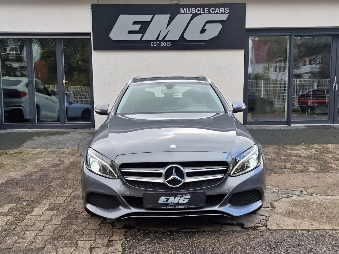 Mercedes-Benz C 180 T CGI Avantgarde*LED*NAVI*LEDER*SHZ*TEMPO Grau - 2