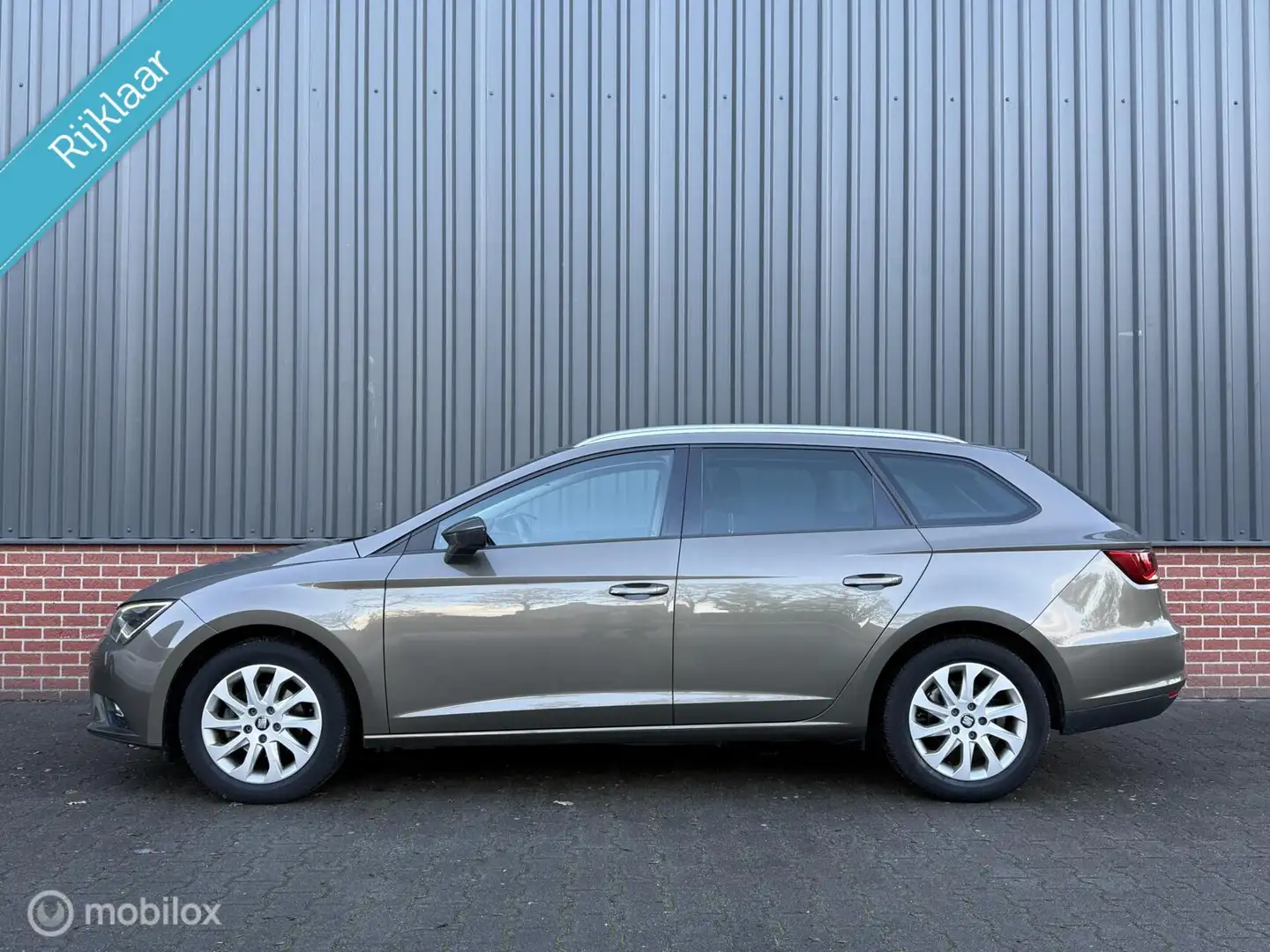 SEAT Leon ST 1.2 TSI Style Business Airco Cruise Led Nieuwe Groen - 2