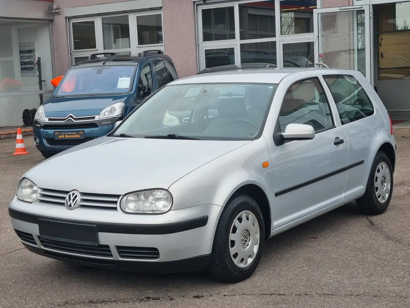Volkswagen Golf 1.6*KLIMA*TÜV* Silber - 1