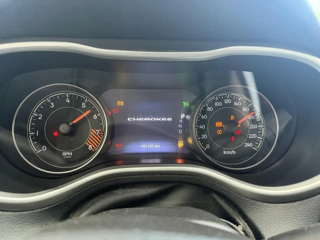 Jeep Cherokee снимка Jeep Cherokee