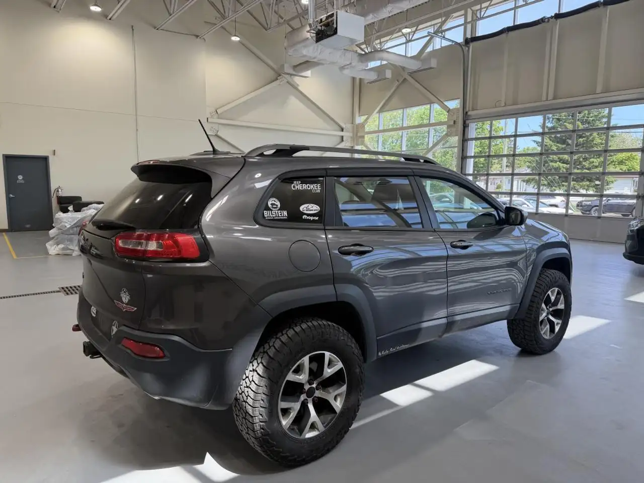 Jeep Cherokee снимка Jeep Cherokee