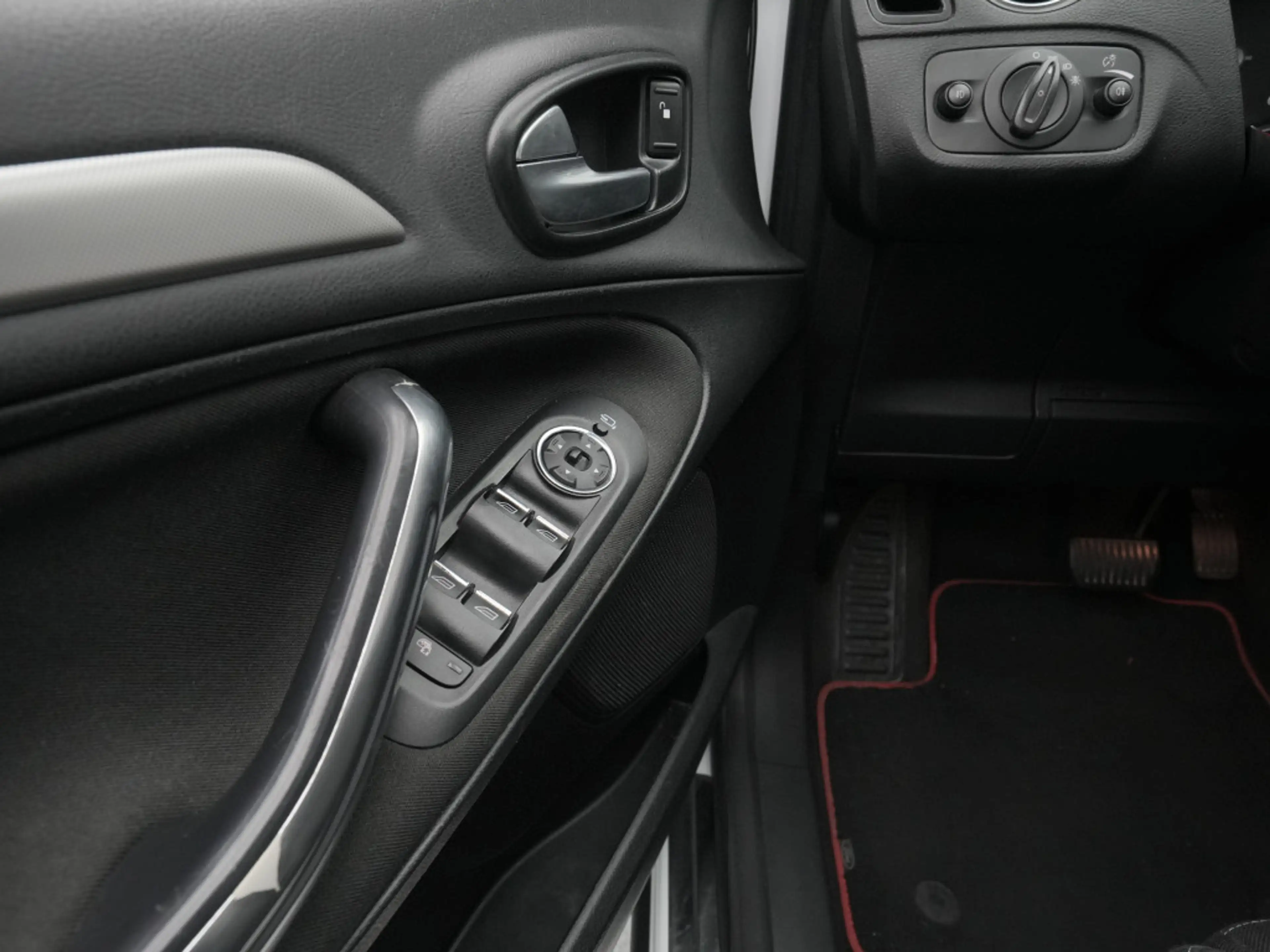 Ford S-Max Business Edition 140PS/7-Sitze — photo 38