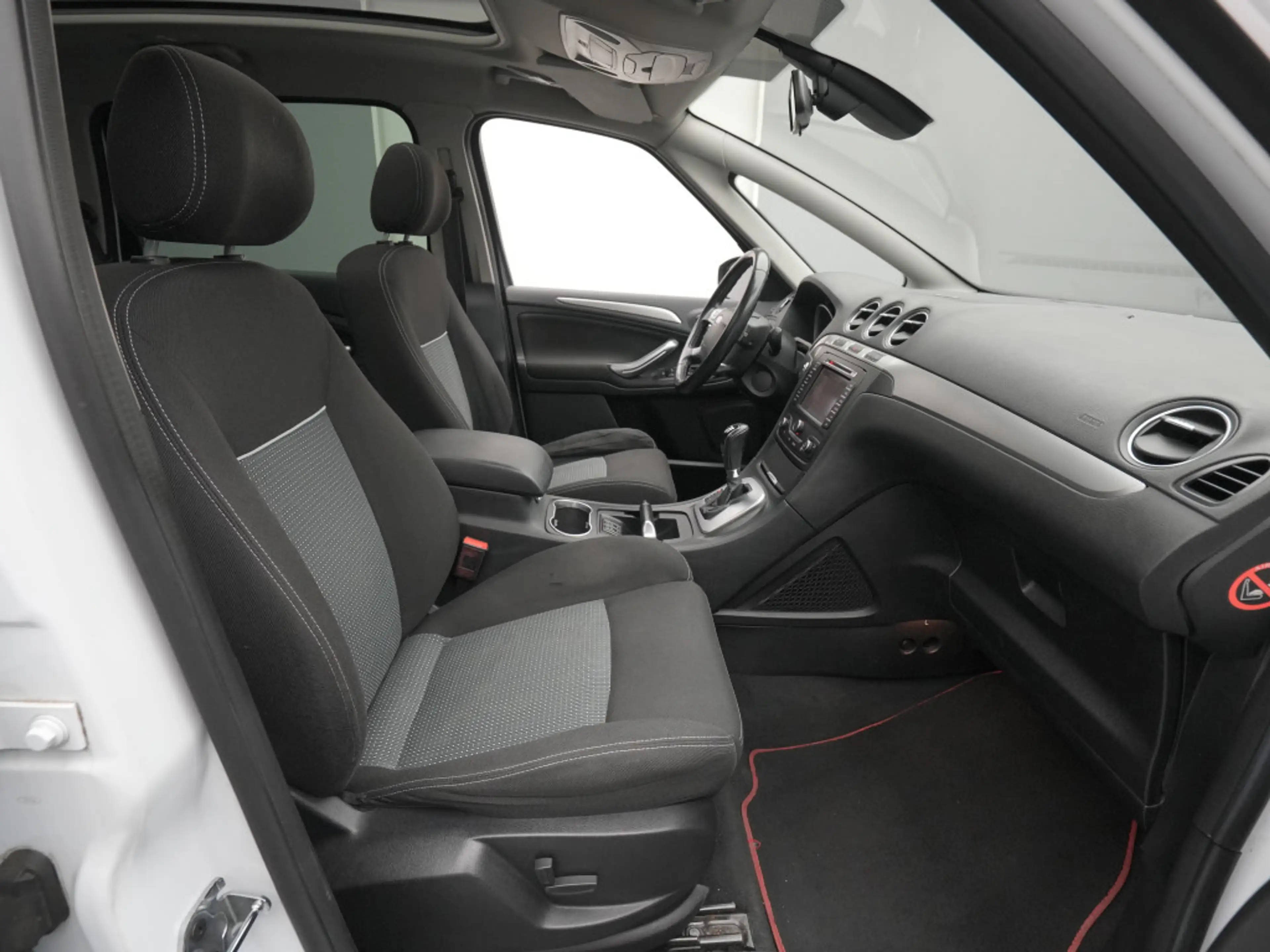 Ford S-Max Business Edition 140PS/7-Sitze — photo 35