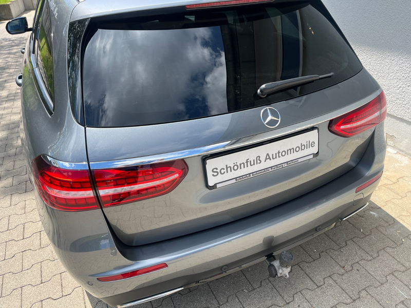 Mercedes-Benz E 220 E T-Modell E 220 d AMG Line ARTICO LED — photo 4