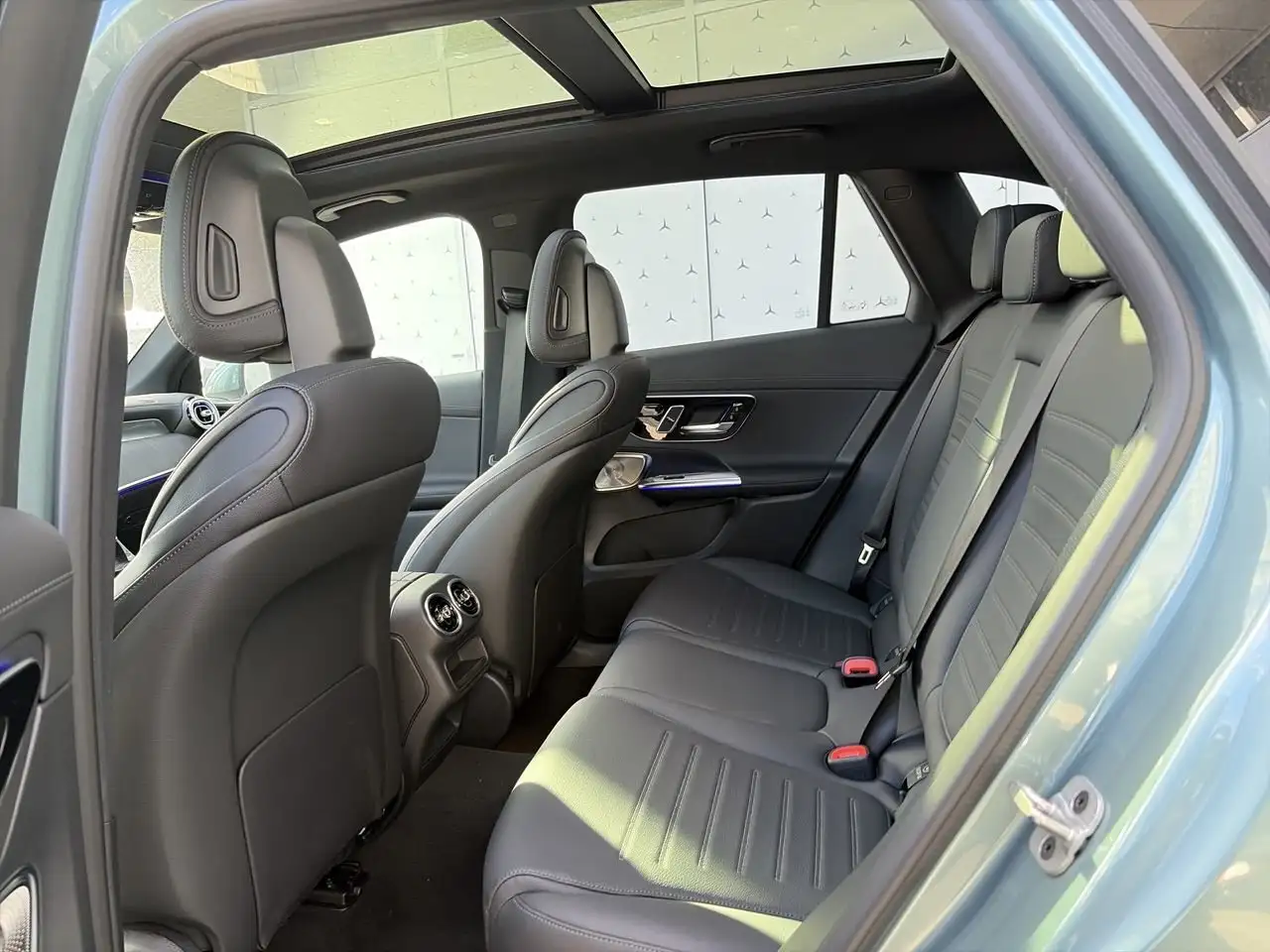 Mercedes-Benz GLC снимка Mercedes-Benz GLC