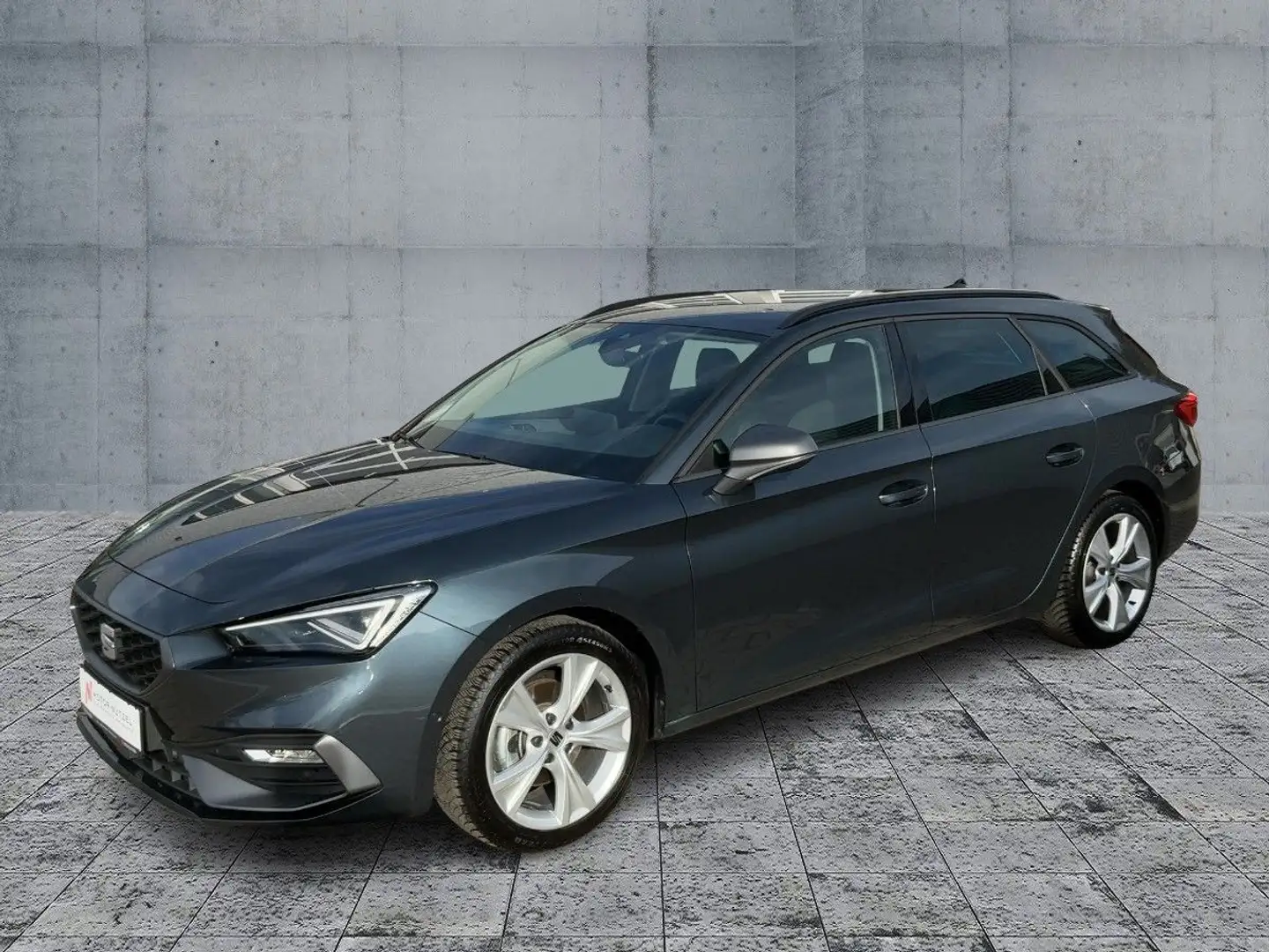 SEAT Leon ST 1.5 eTSI DSG FR-LINE MATRIX+NAVI+ACC+SHZ Grau - 2