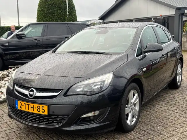 2014 Opel Astra in Black for sale