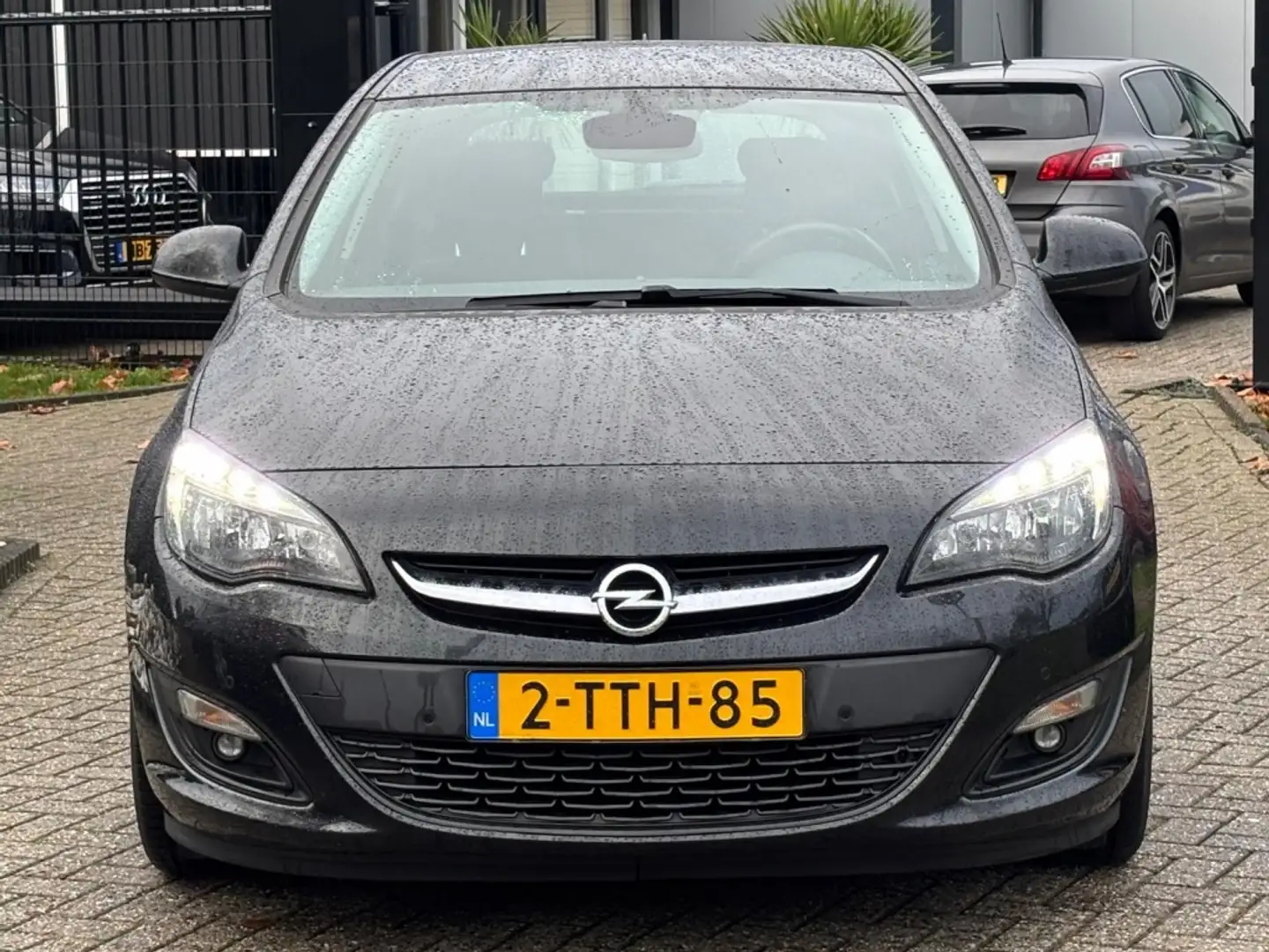 Opel Astra 1.6 CDTi Hatchback 5-Deurs 2014 Dealer Onderhouden Zwart - 2