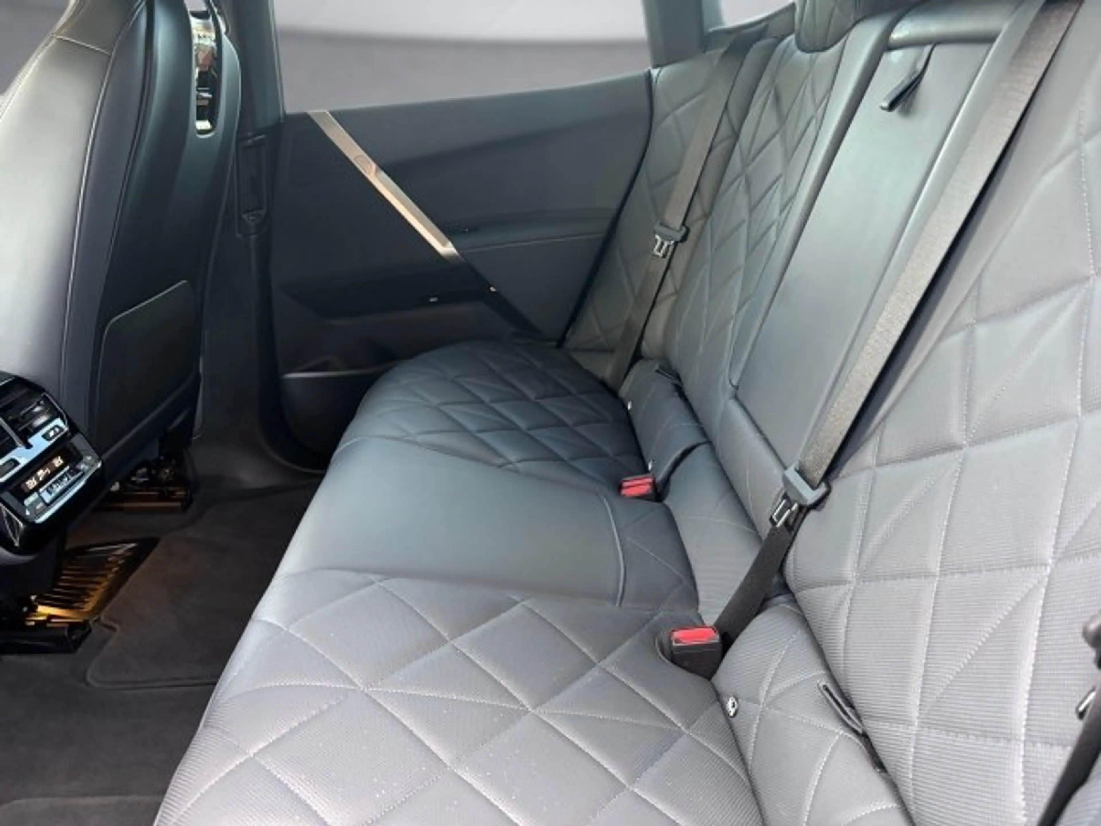 BMW iX xDrive40 I20 XE2 — photo 10