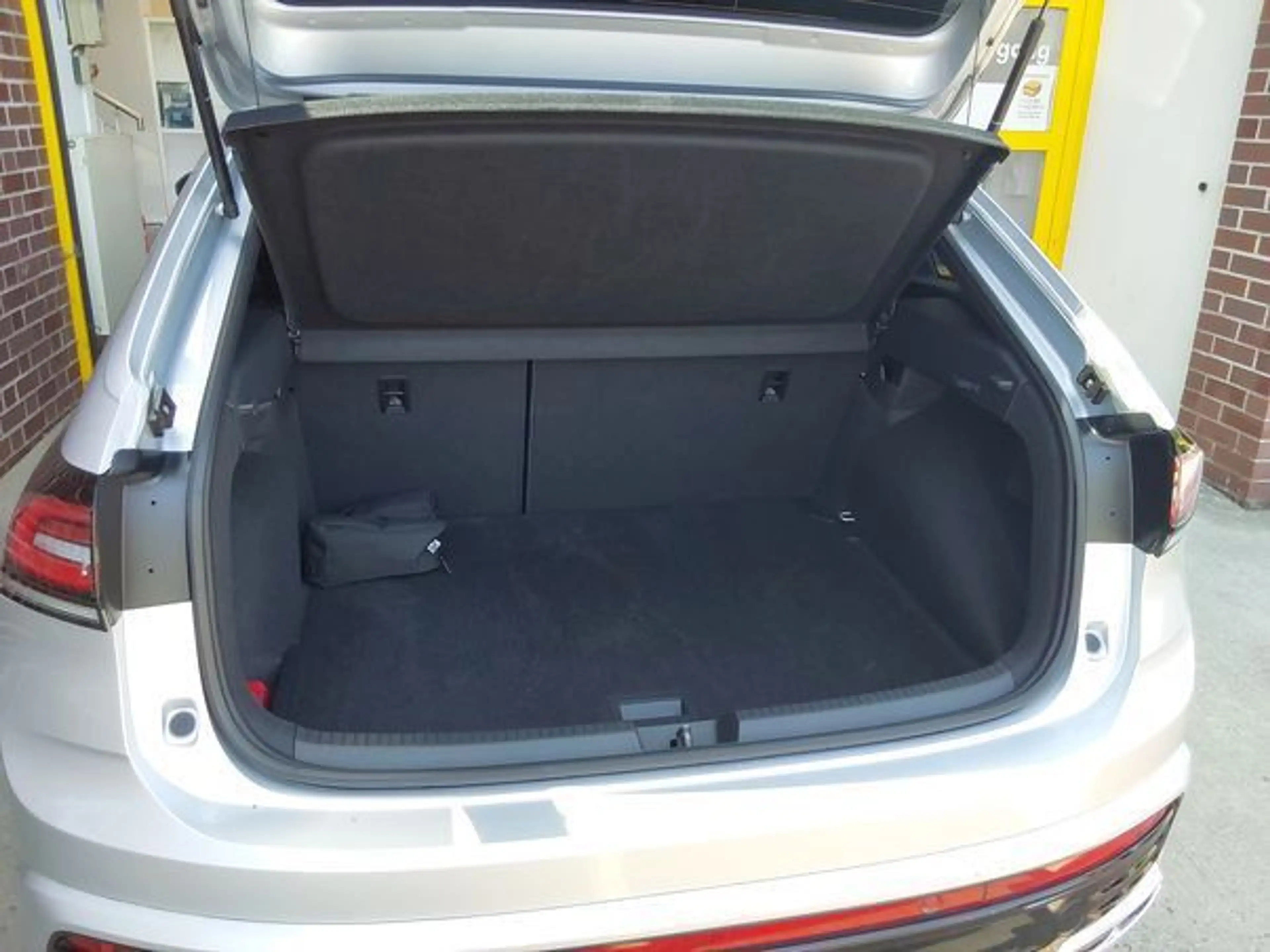 Volkswagen Taigo R-LINE 1.0TSI 116PS DSG ACC.5J-G.KAMERA.NAVI+VC.LE — photo 10