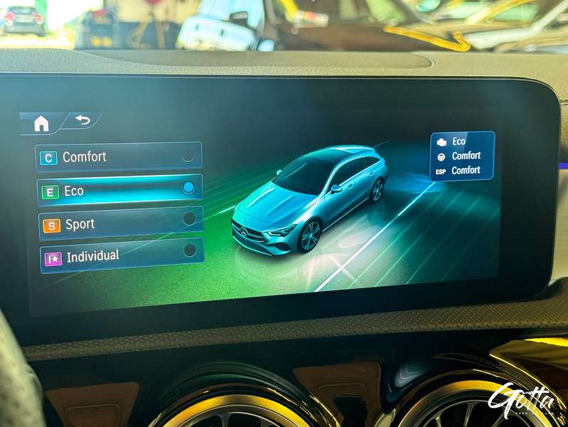 Photo du véhicule Mercedes-Benz CLA 180