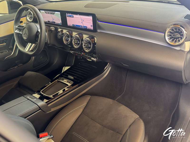 Photo du véhicule Mercedes-Benz CLA 180