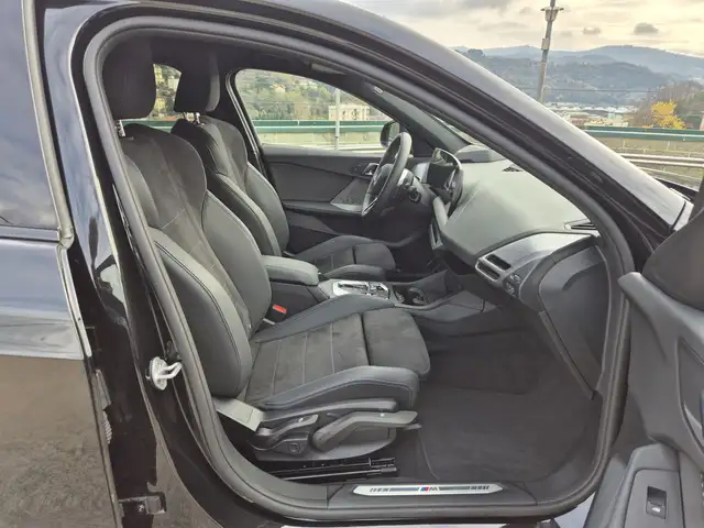 BMW 1 Series view 9