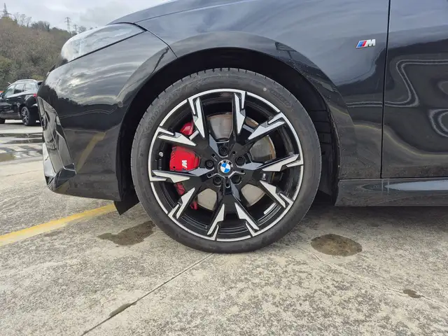 BMW 1 Series view 13