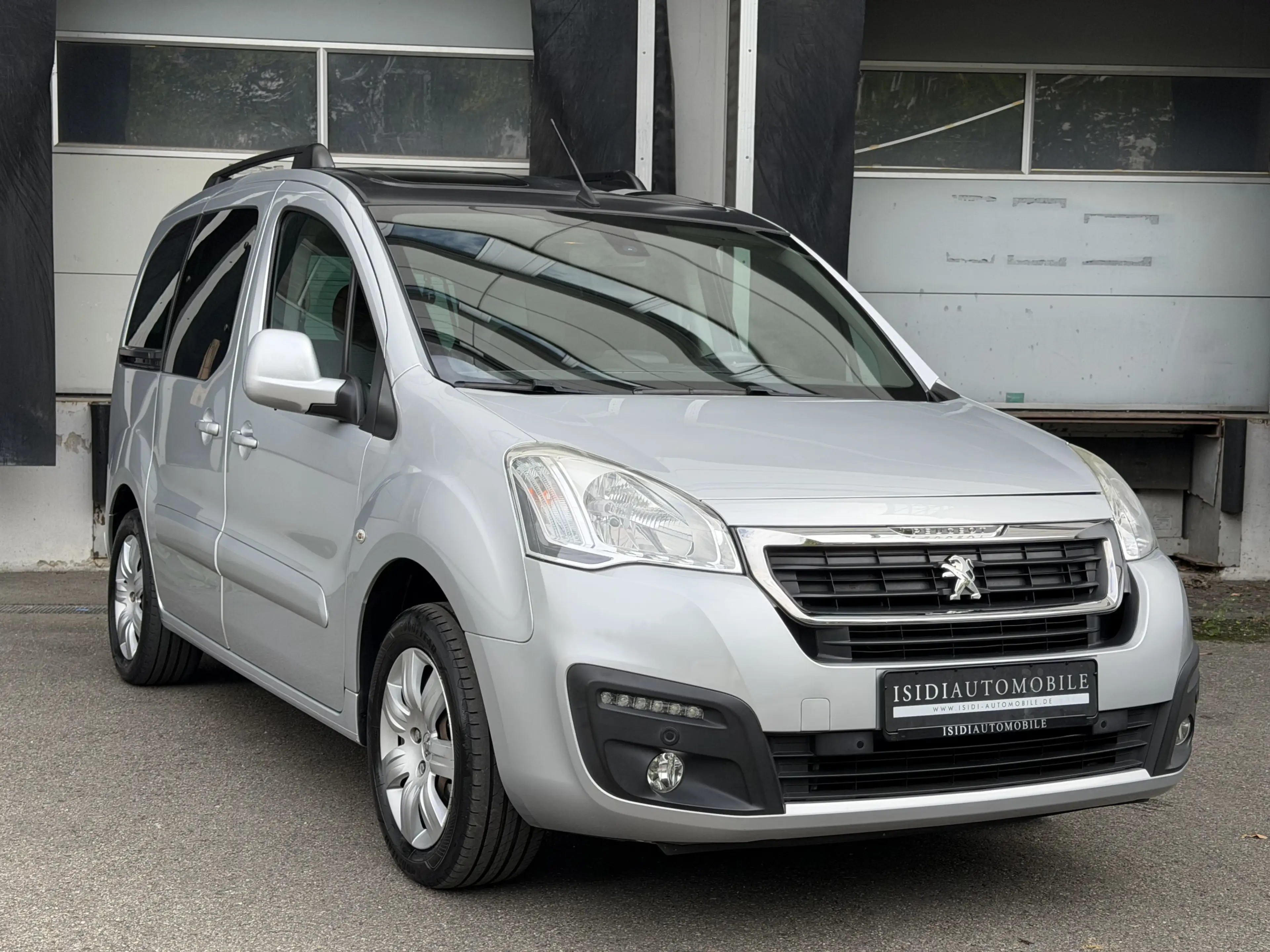 Peugeot Partner Allure Navi Kamera Tempomat Sitzheizung — photo 9