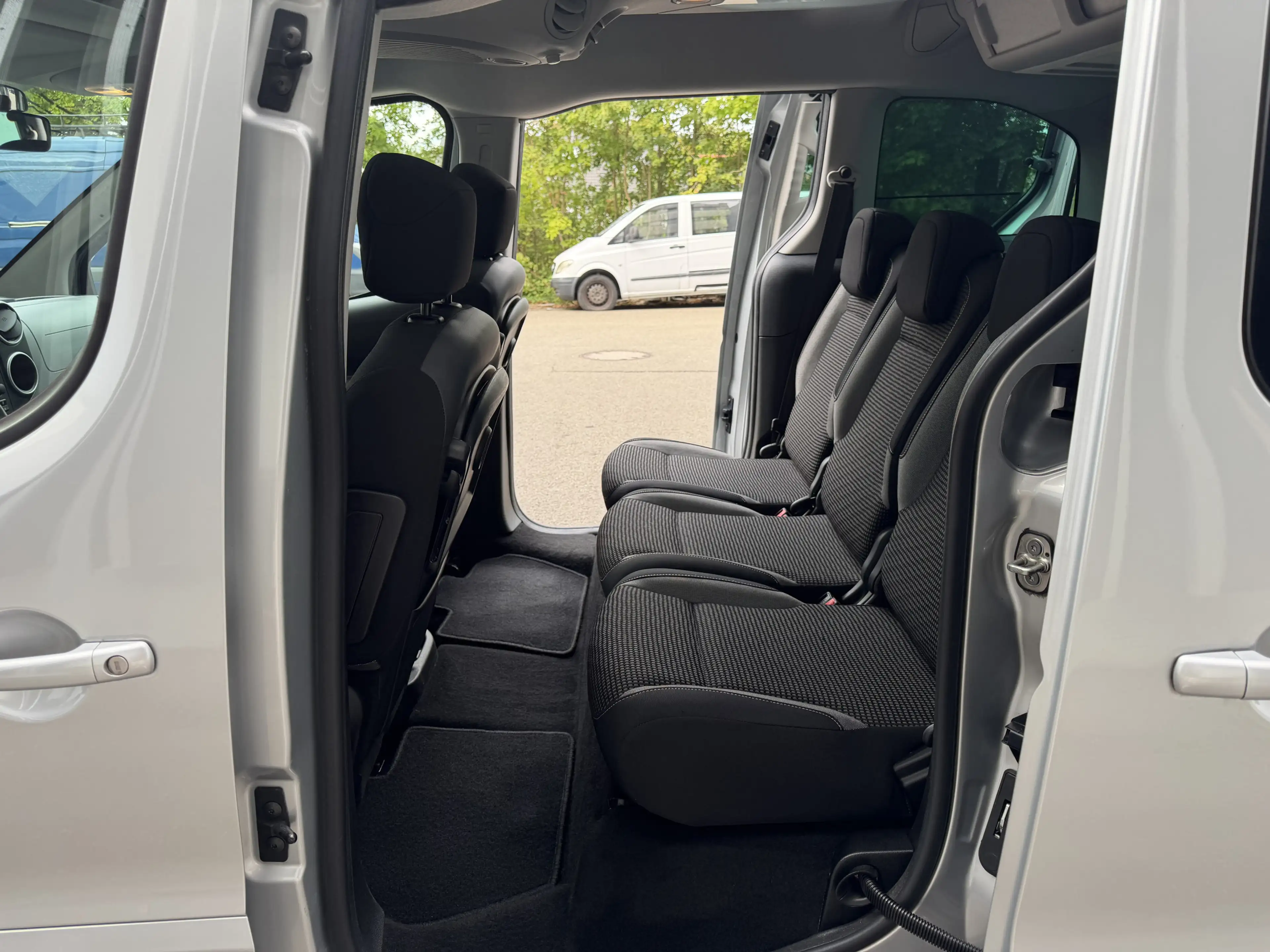 Peugeot Partner Allure Navi Kamera Tempomat Sitzheizung — photo 15