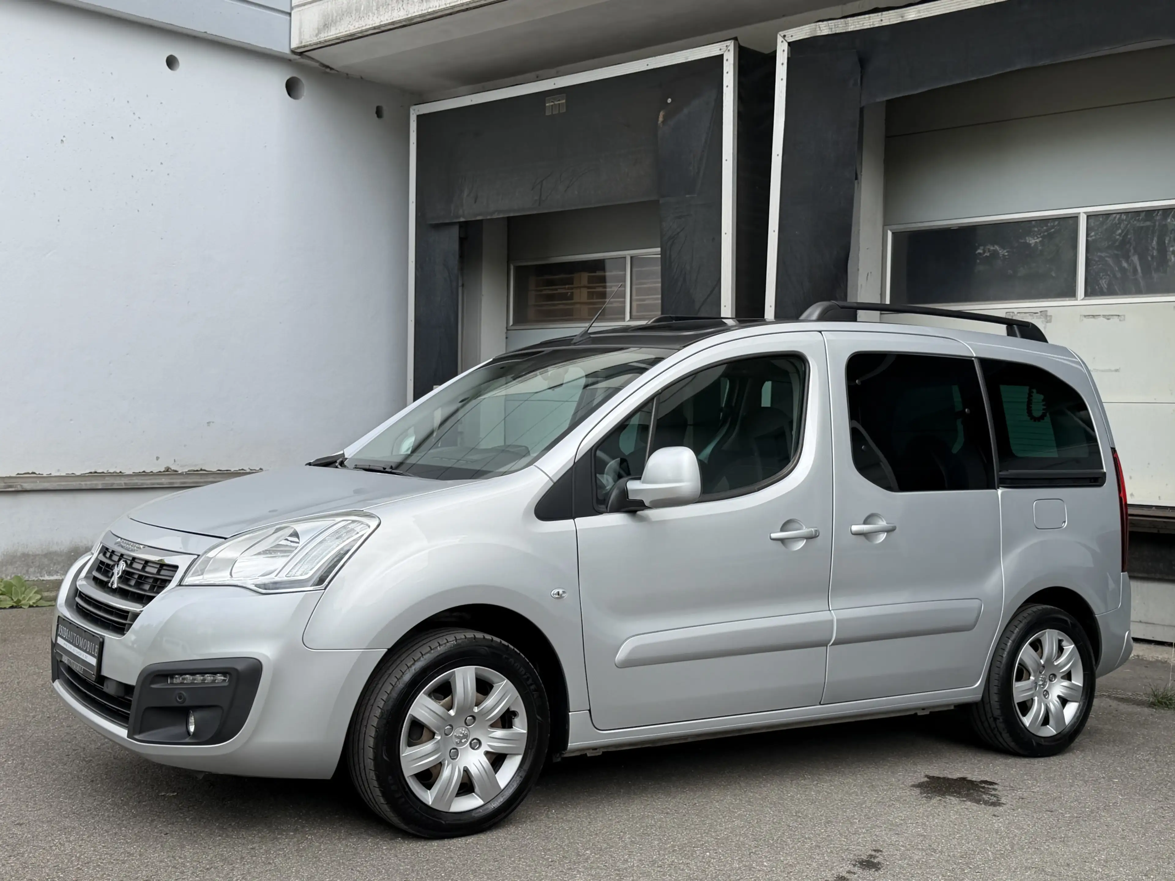 Peugeot Partner Allure Navi Kamera Tempomat Sitzheizung — photo 2