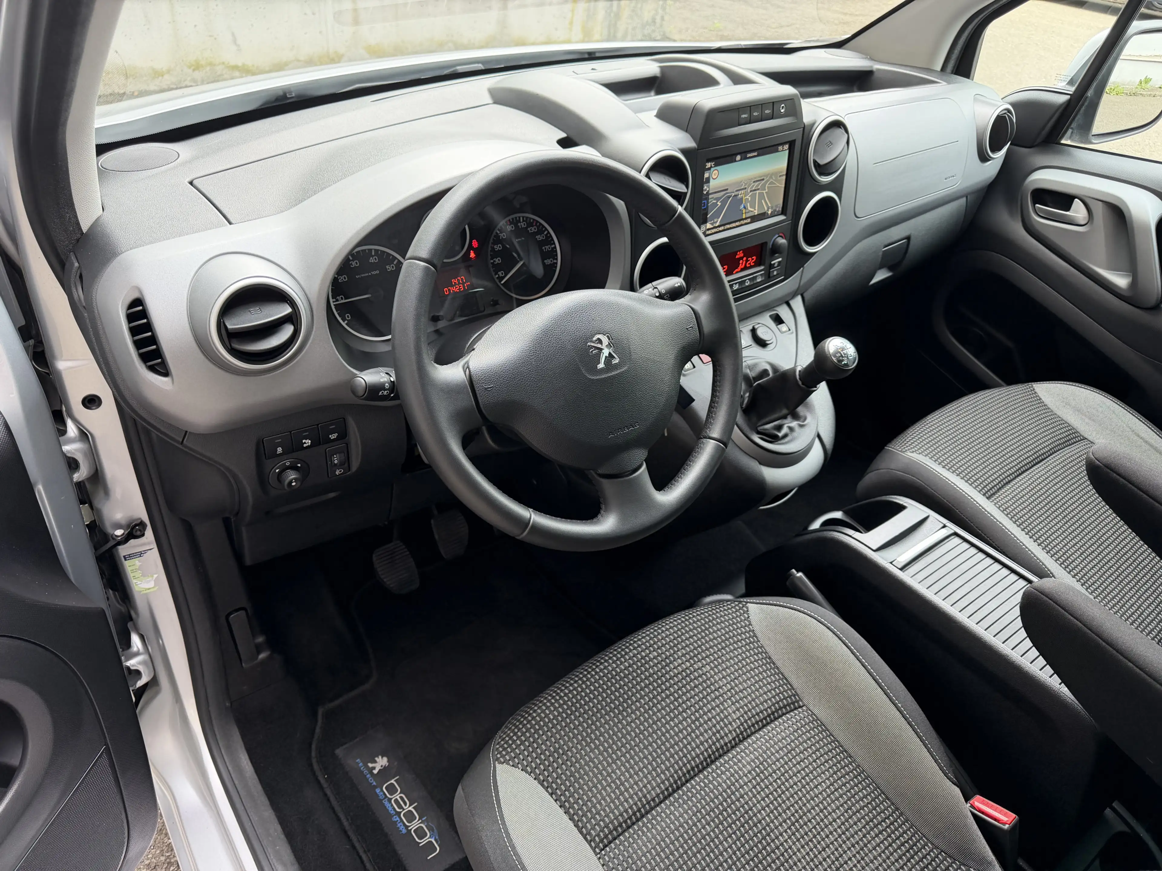 Peugeot Partner Allure Navi Kamera Tempomat Sitzheizung — photo 12