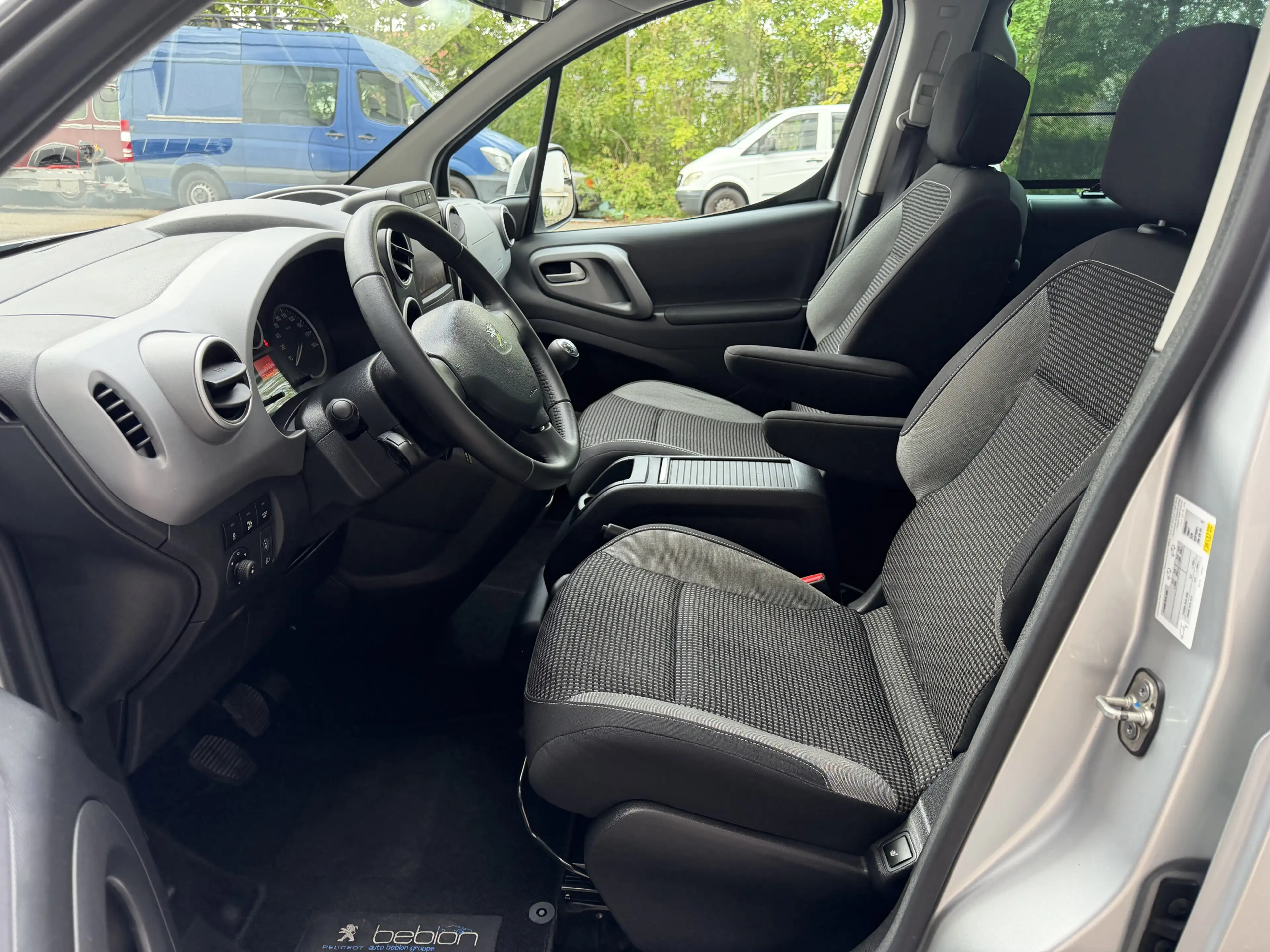 Peugeot Partner Allure Navi Kamera Tempomat Sitzheizung — photo 13