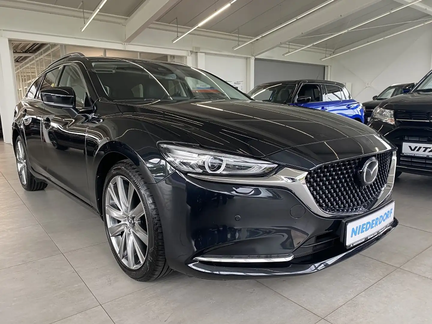 Mazda 6 Kombi 2.0 Exclusive Comfort-Paket Leder, 360°, 19" Schwarz - 1