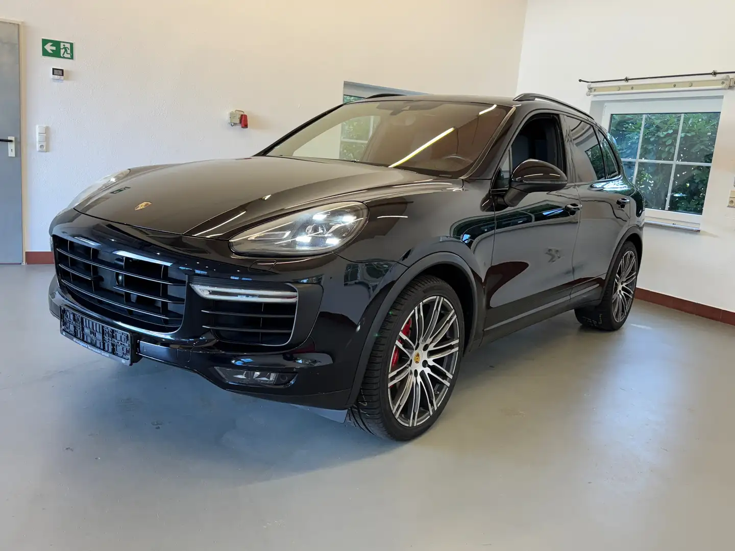 Porsche Cayenne Turbo Schwarz - 1