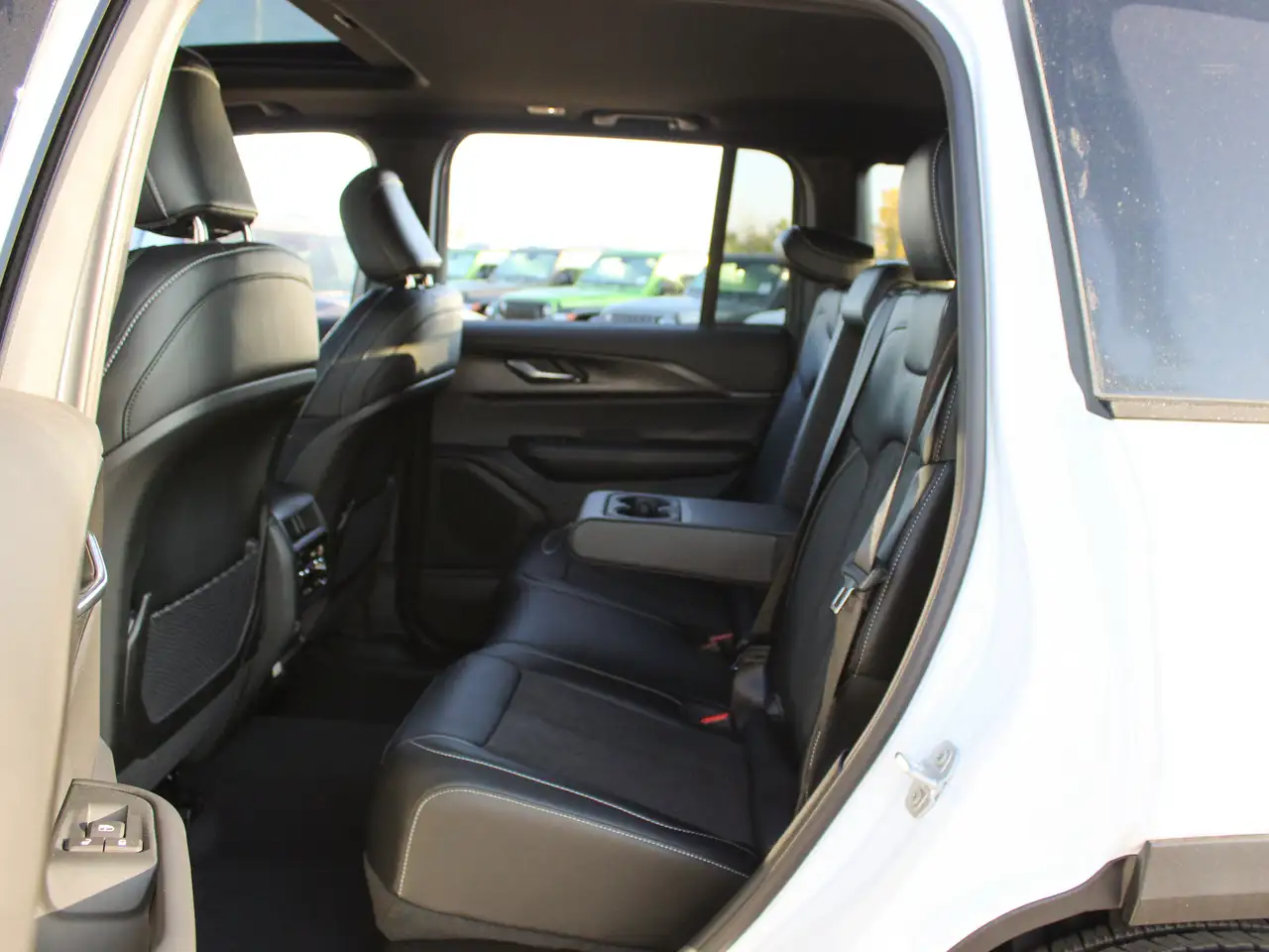 Jeep Grand Cherokee снимка Jeep Grand Cherokee