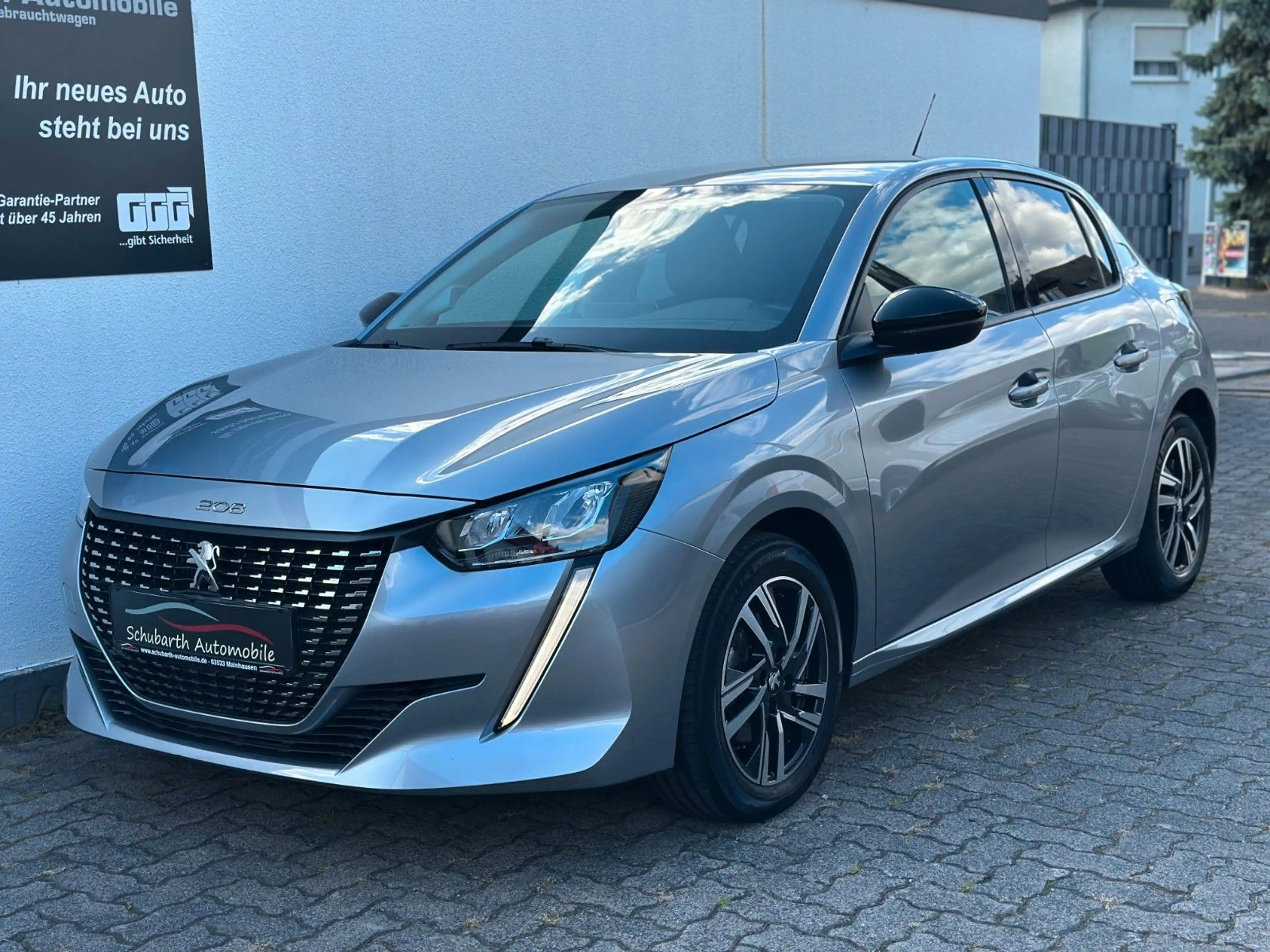 Peugeot 208 Allure 1,5 HDi E6D LED Navi Shzg Tempo PDC