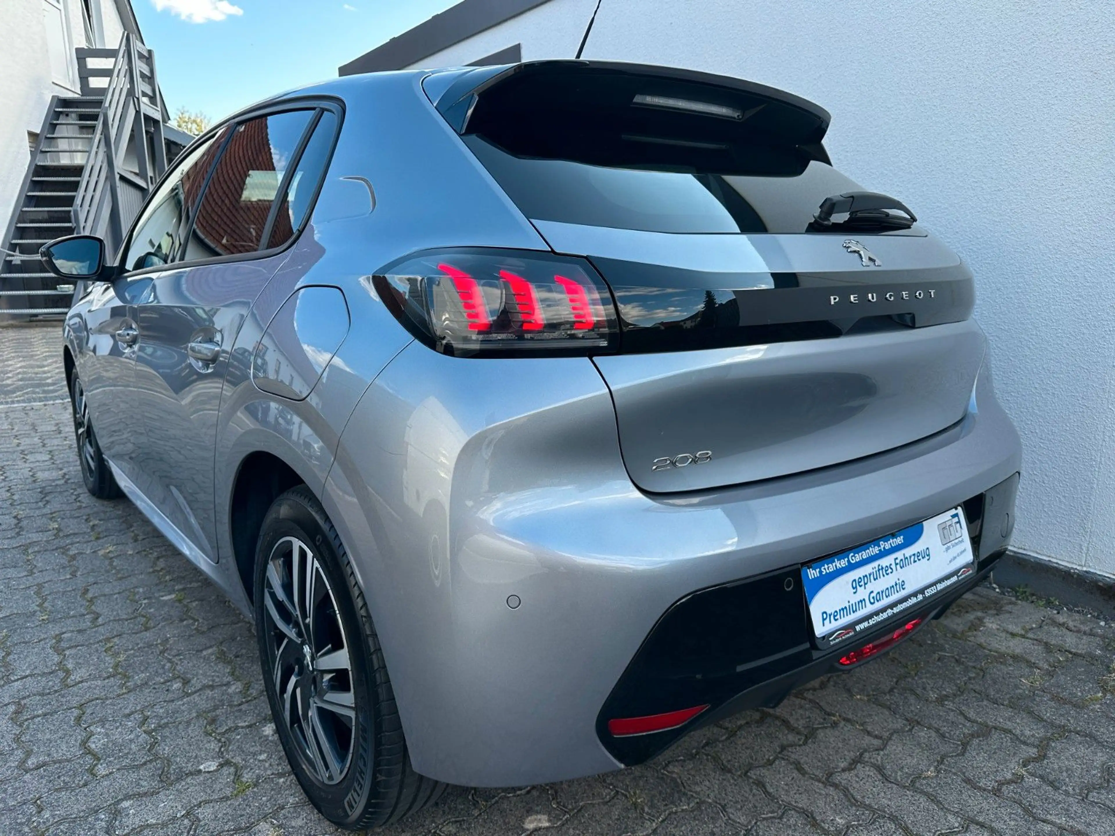 Peugeot 208 Allure 1,5 HDi E6D LED Navi Shzg Tempo PDC — photo 11