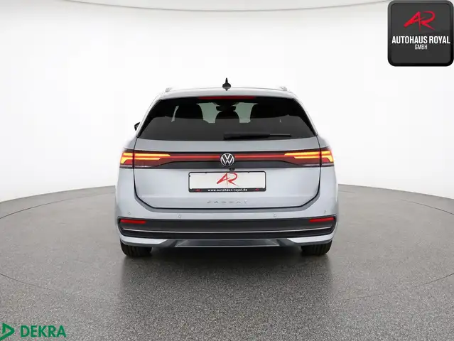 Volkswagen Passat view 4