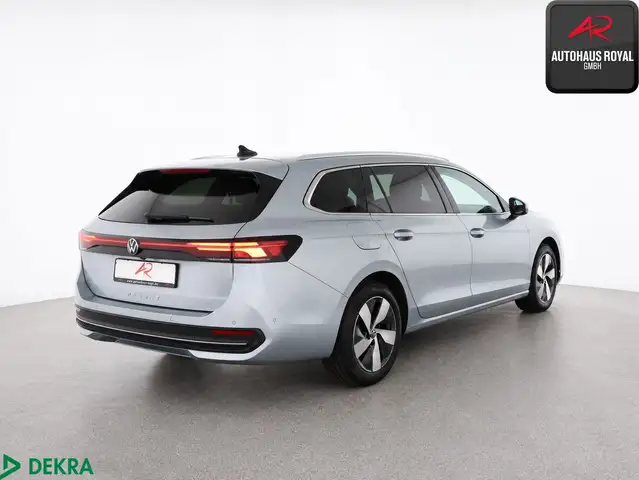 Volkswagen Passat view 5