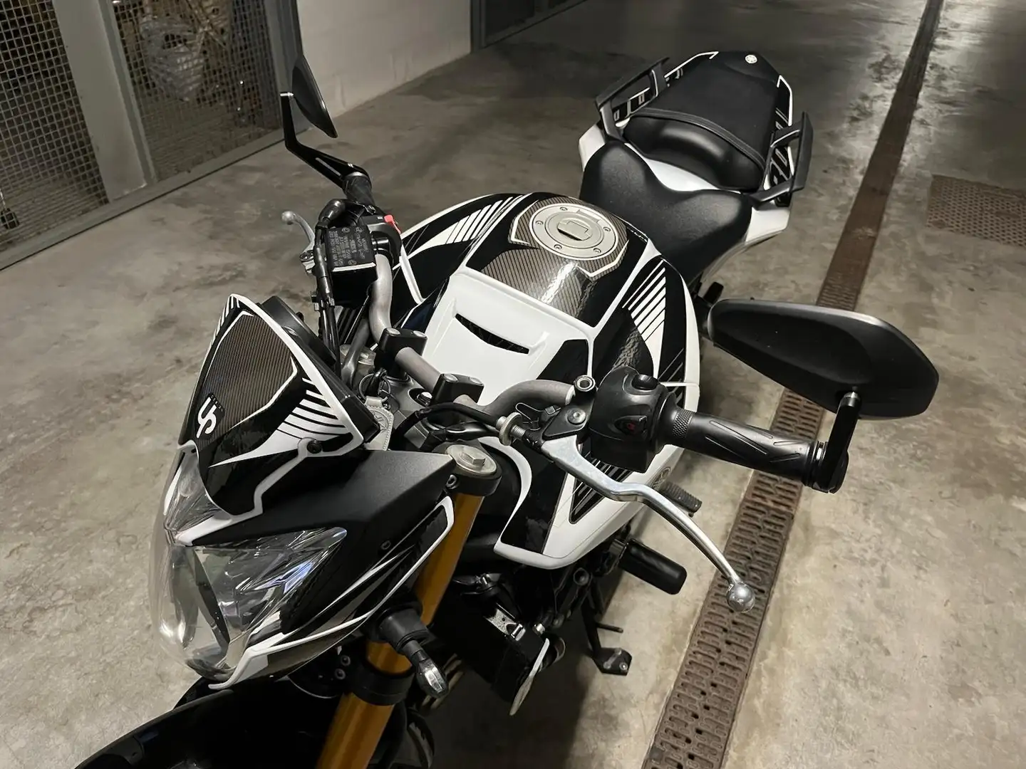 Yamaha FZ 8 - 1