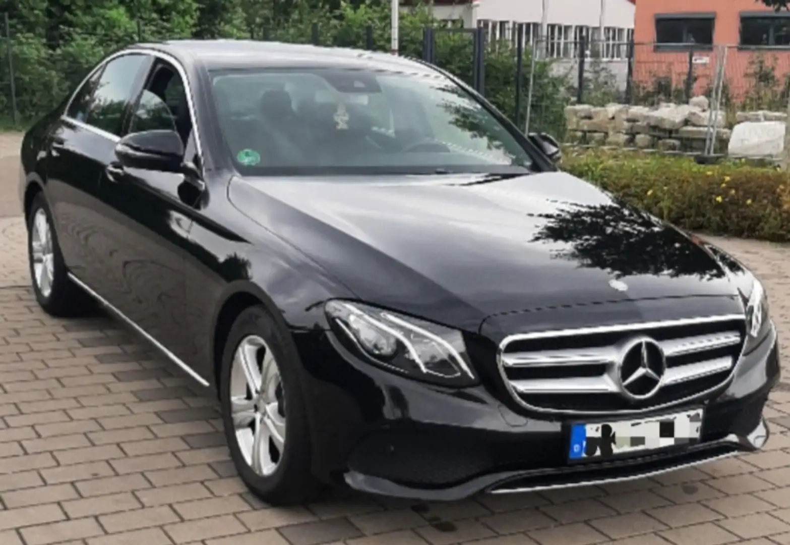 Mercedes-Benz E 200 9G-TRONIC Avantgarde Schwarz - 2