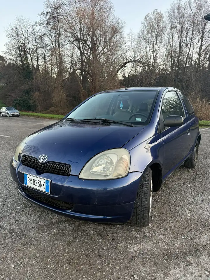 Toyota Yaris 3p 1.0, foto 1