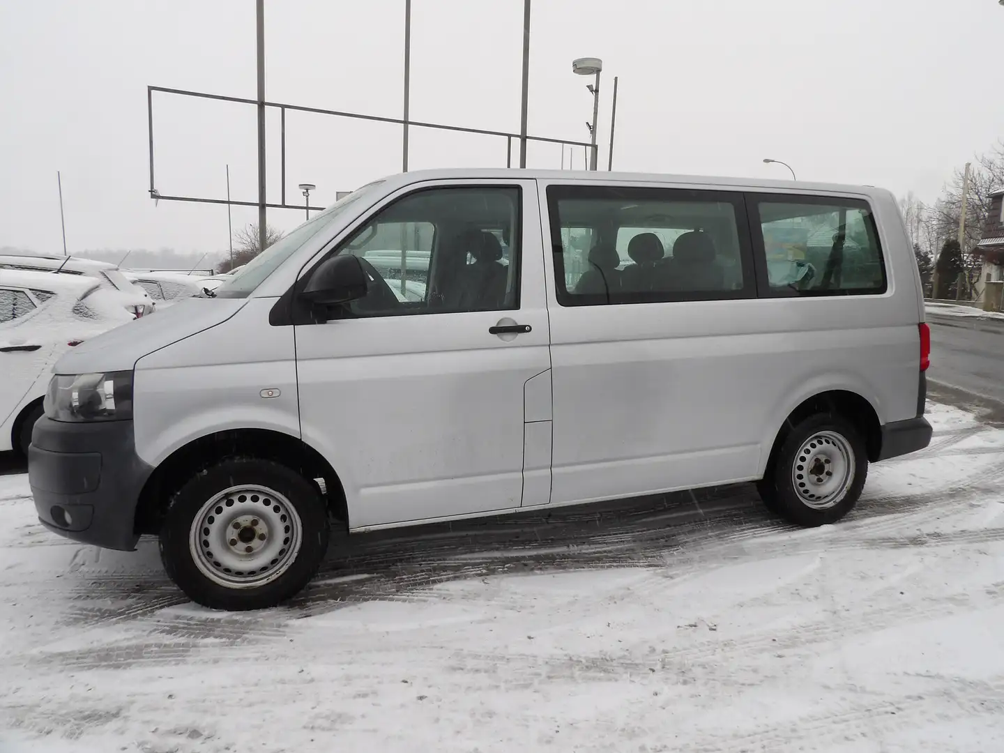 Volkswagen T5 Caravelle Trendline Klima 9.Sitzer PDC HU AU Neu Silber - 2