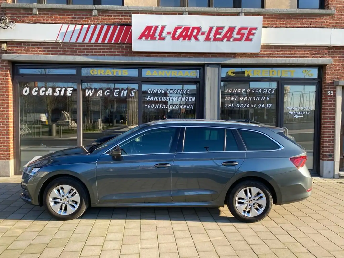 Skoda Octavia Combi 2.0 TDI Pack Ambition / A Camera / Led A. li Grijs - 1