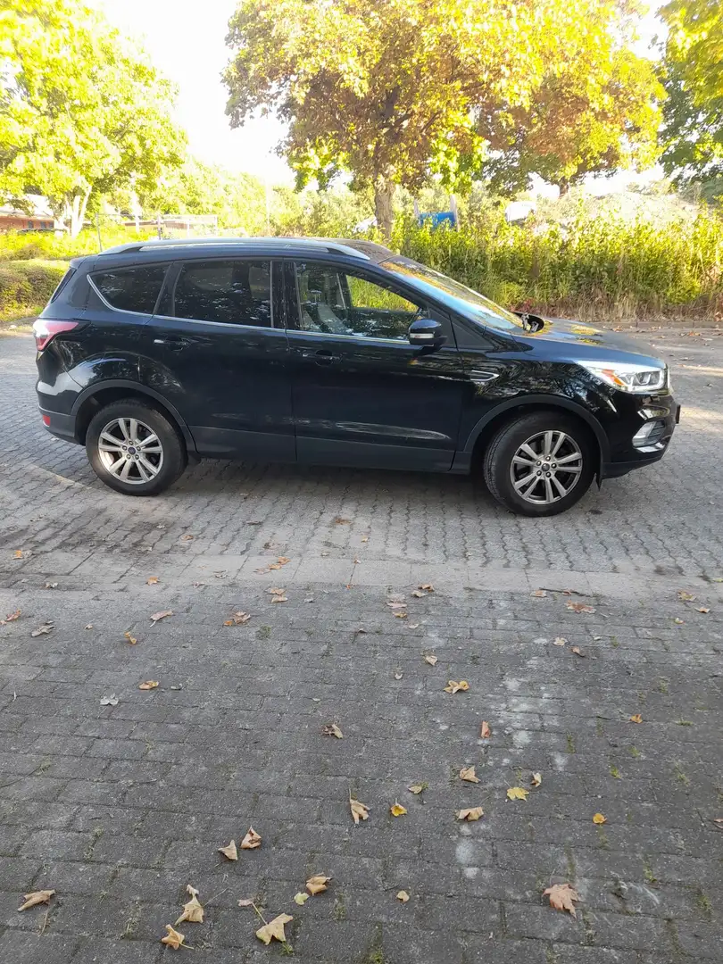 Ford Kuga Business Edition Schwarz - 2