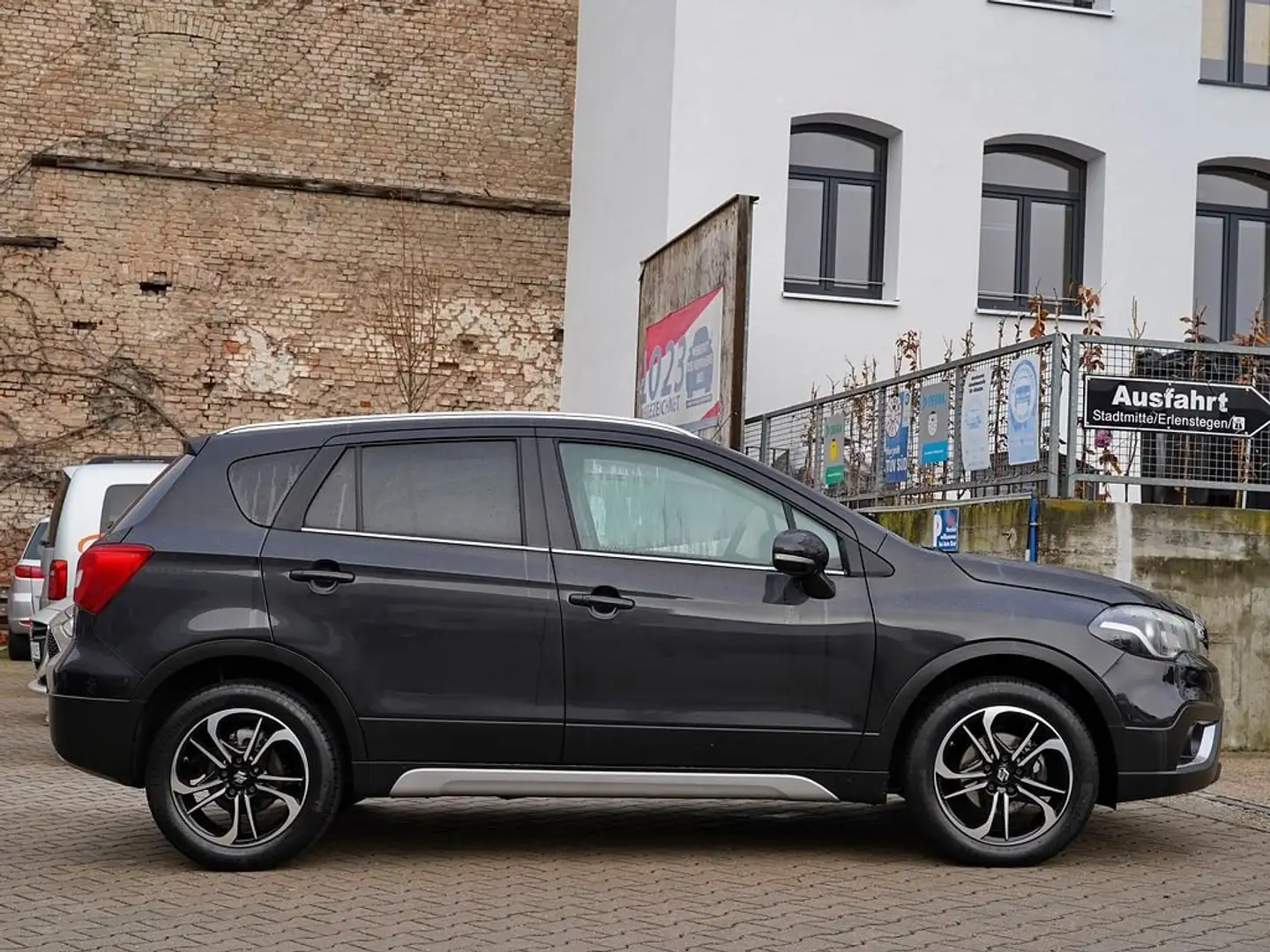 Suzuki SX4 S-Cross Comfort | Mild-Hybrid | 1. Hand | LED | MwSt. | Negro - 2