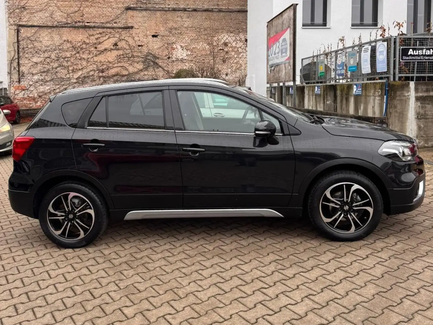 Suzuki SX4 S-Cross Comfort | Mild-Hybrid | 1. Hand | LED | MwSt. | Schwarz - 2