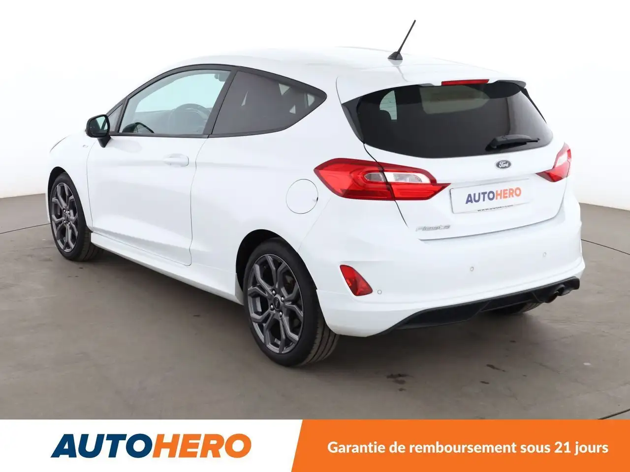 Ford Fiesta 3 portes — photo 4