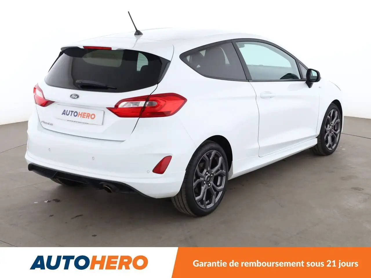 Ford Fiesta 3 portes — photo 6