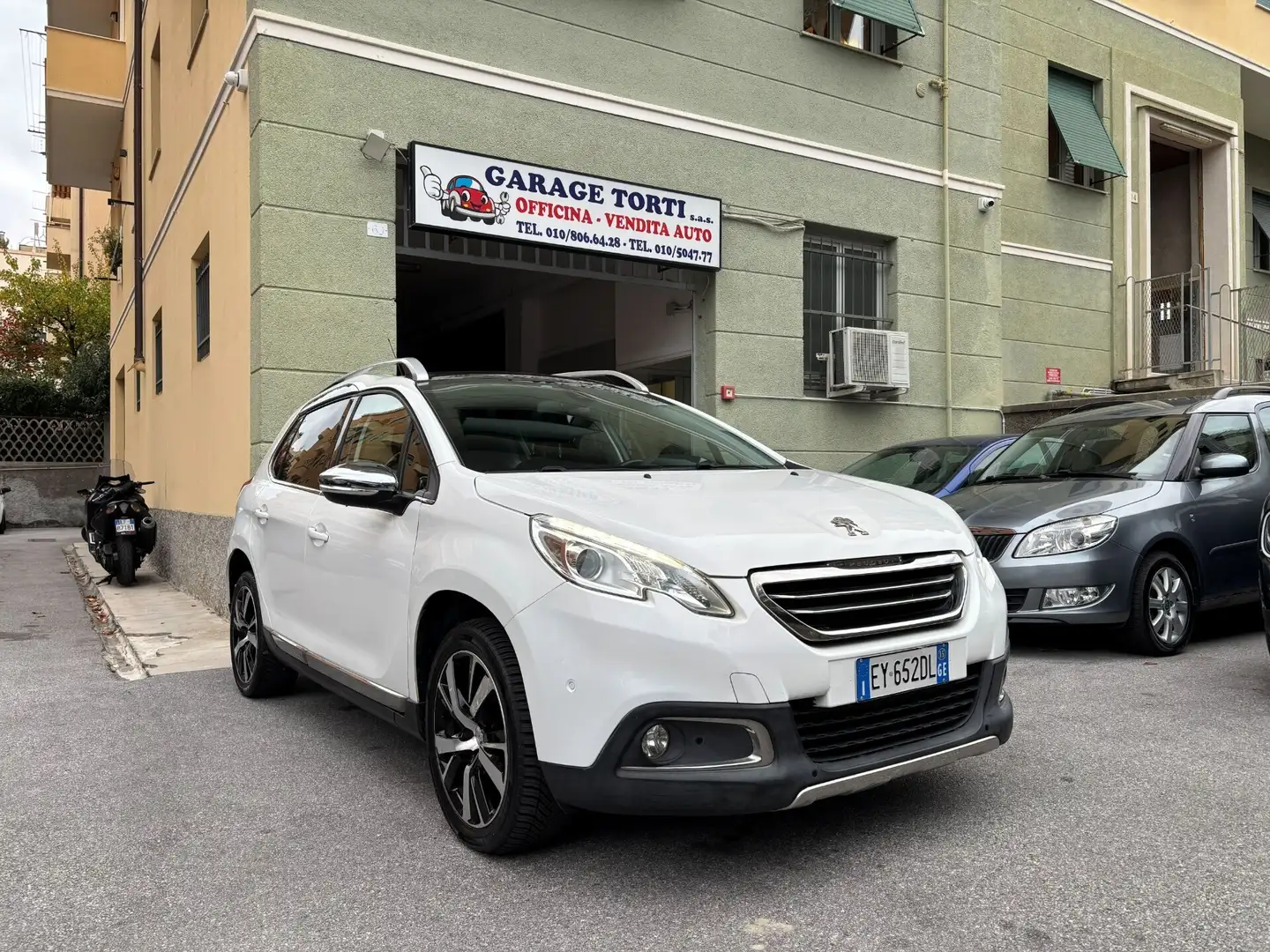 Peugeot 2008 1.6 e-HDi 92 CV Stop&Start Allure UNIPROPRIETARIO Bianco - 1