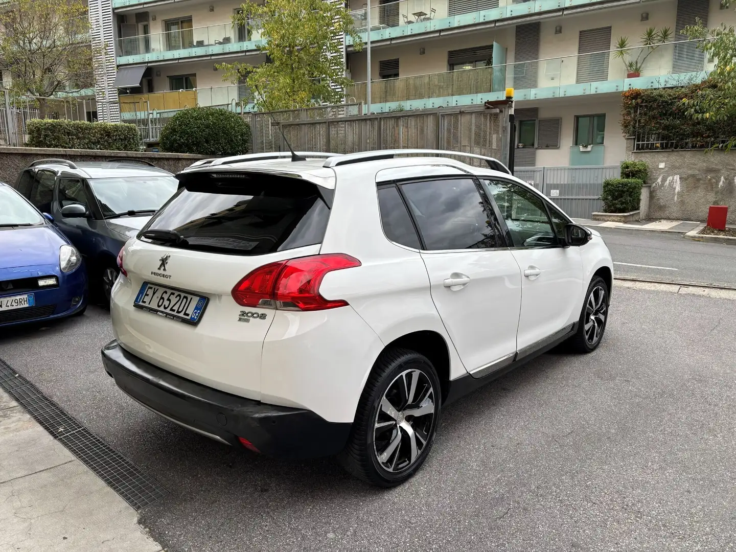 Peugeot 2008 1.6 e-HDi 92 CV Stop&Start Allure UNIPROPRIETARIO Bianco - 2