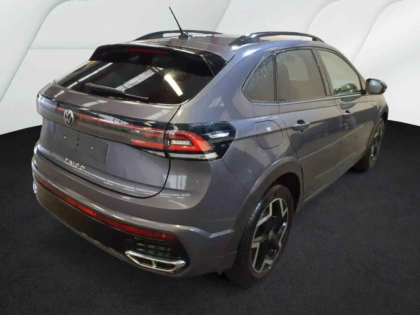 Volkswagen Taigo 1.5 TSI DSG R-Line Navi IQ.Light FrontAssi Grau - 2