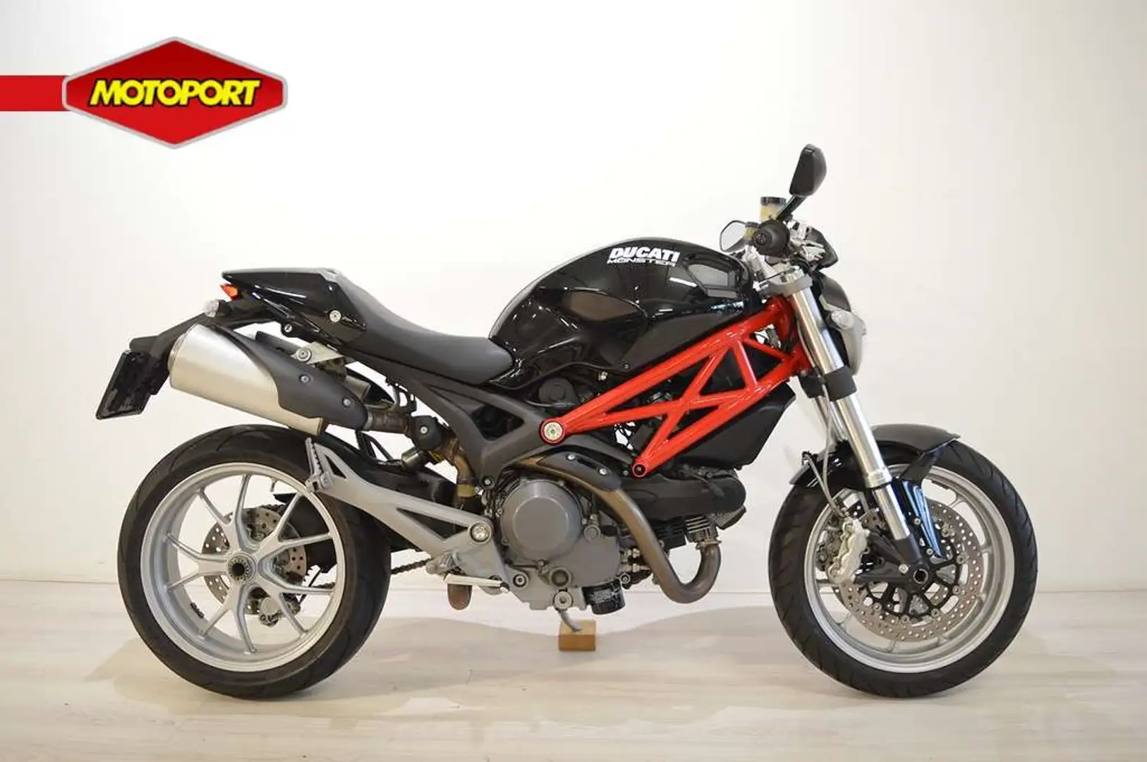 Ducati Monster 1100 Rood - 1