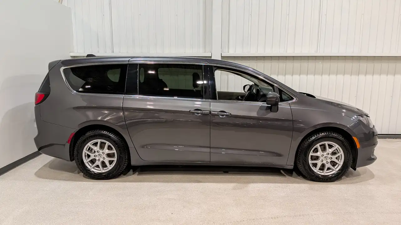 Chrysler Grand Caravan снимка Chrysler Grand Caravan