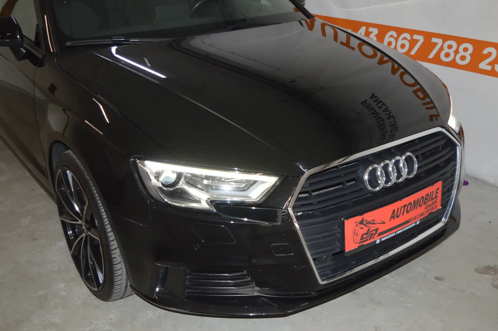 Audi A3 1,6 TDI **2.Besitz**Sport**Xenon** Schwarz - 2