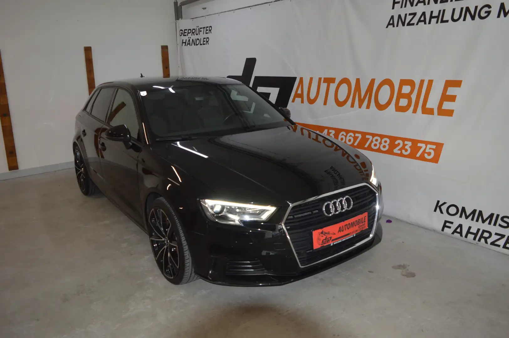 Audi A3 1,6 TDI **2.Besitz**Sport**Xenon** Schwarz - 1