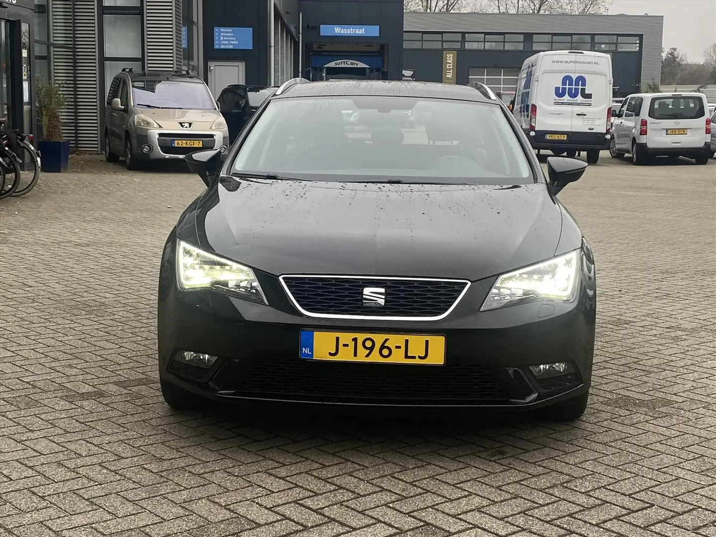 SEAT Leon Sportstourer ST 1.2 TSI 110pk | Carplay | Noir - 2